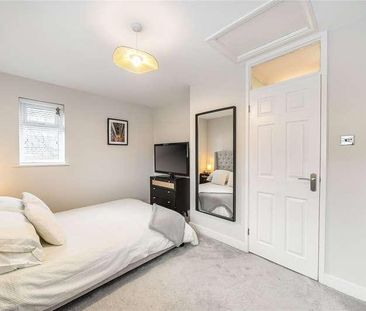 Hawkswell Walk, Woking, Surrey, GU21 - Photo 4