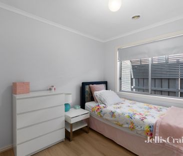 4 Mirrabucca Promenade, South Morang - Photo 6