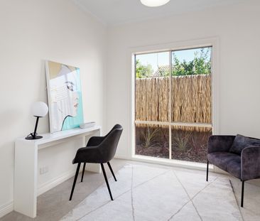 SPACIOUS THREE BEDROOM HOME WITH STUDY - Photo 4