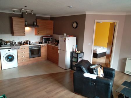 Room in a Shared Flat, Brook Court, NG7 - Photo 4