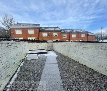 Lees Road, Oldham, Greater Manchester, OL4 - Photo 1