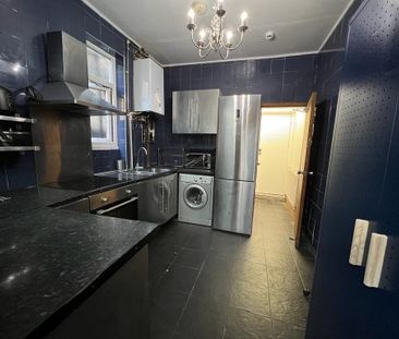 Studio Flat, Victoria Park, M14 - Photo 3