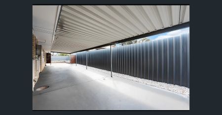 Newly renovated open plan living - Photo 3