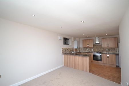 2 bedroom flat - Photo 2