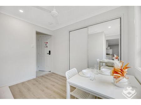 Comfortable Furnished Accommodation with Private Ensuites & Kitchenettes! - Photo 3