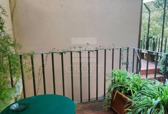 Piazza del Popolo: Lovely, modern 1 bedroom in private Villa. Entrance, spacious living-dining, fully equipped kitchen, bath and private terrace. Parquet floors Air conditioning, bright and silent. rif 364