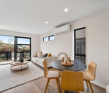 Modern and Convenient living in Glen Eden / ... - Photo 2