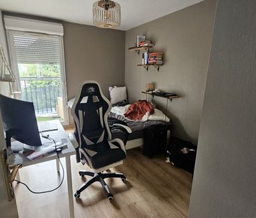 Location Appartement 3 pièces 57m² MOISSY CRAMAYEL 77550 - Photo 3