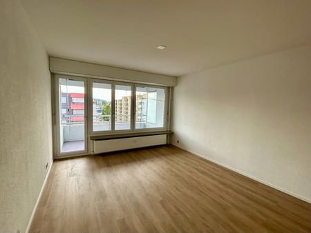 "Kofortabel sanierte Wohnung an guter Lage erster Mietzins gratis" - Photo 2