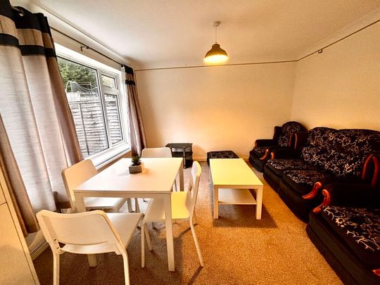 Tenterden Drive, Canterbury - Photo 1