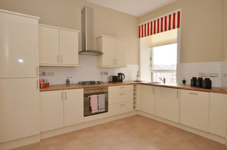3 bedroom apartment to rent - Photo 4