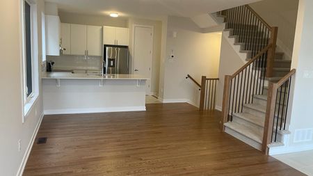 For Lease - 516 Oldenburg Avenue, Stittsville - Munster - Richmond, Ontario - Photo 5