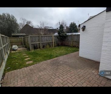 2 bedroom semi-detached house to rent - Photo 6