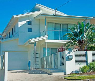 “Modern Alderley home!” - Photo 2