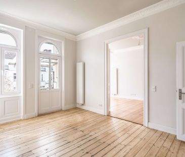 NEU ERSTBEZUG NACH SANIERUNG ! SUPER ZENTRALER ALTBAUTRAUM MIT KÜCHE ! - Photo 3