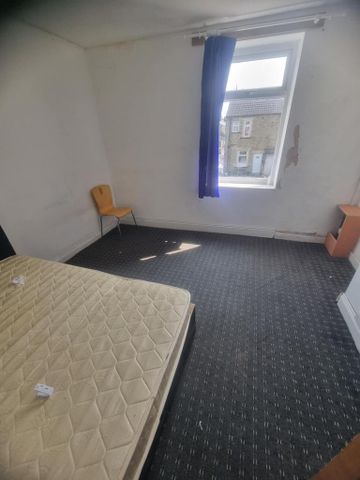 2 bedroom terraced house to rent - Photo 3