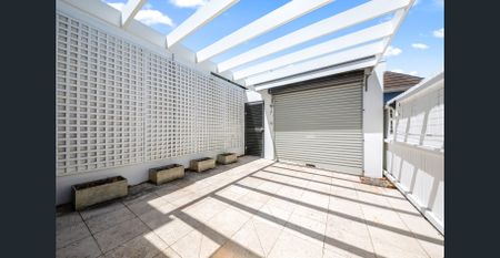 Stylish Single-Level Semi in the Heart of Bondi Junction - Photo 5