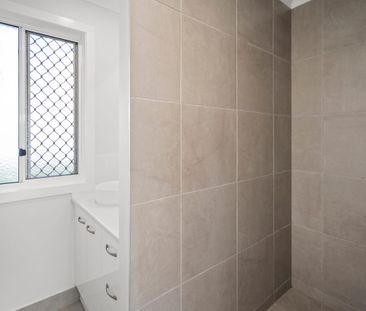 Fresh, Light-Filled Living with Space Around You - Photo 6