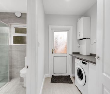 2 bedroom Flat To Let Total Size: 689 SQ FT - Photo 2
