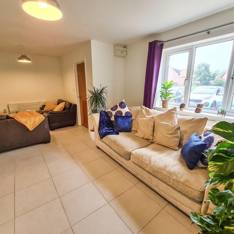 1 bedroom in a house share to rent - Photo 1
