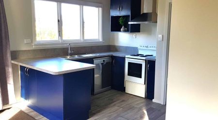 Sunny Private 3 Bdrm Brick Home - Elmsdale Terrace - Photo 4