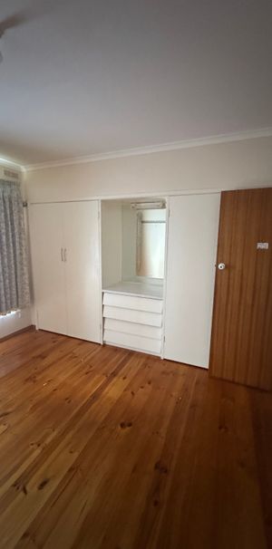 Warrnambool - Photo 1