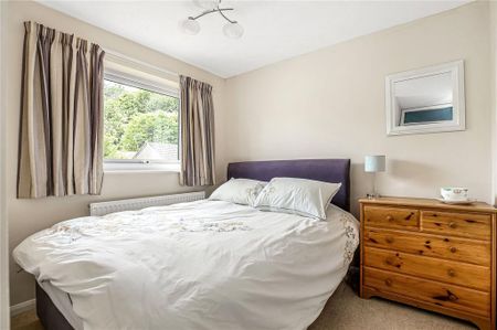 4 bedroom detached house to rent - Photo 4