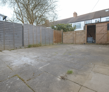 4 bedroom semi-detached house to rent - Photo 4 | Rentumo
