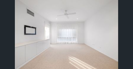 Modern Family Home with Pool & Entertainer's Garden - Photo 4