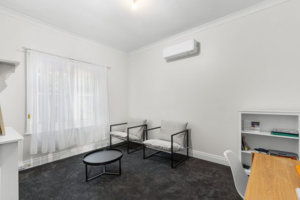 Spacious And Refurbished One Bedroom Home - Photo 1