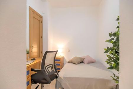 Calle de Guzmán el Bueno, Madrid, Community of Madrid 28003 - Photo 4