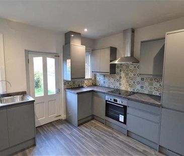 2 Bedroom Terraced To Let - Photo 4