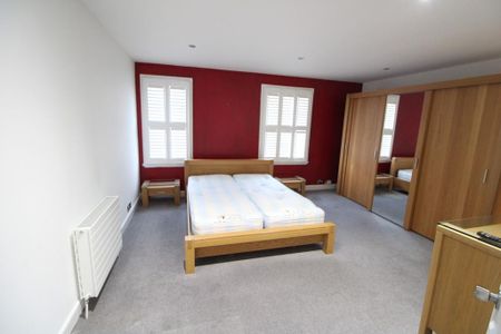3 bedroom terraced house to rent - Photo 5