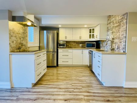 For Lease - 996 Booth Avenue Unit# Basement, Innisfil, Ontario - Photo 2