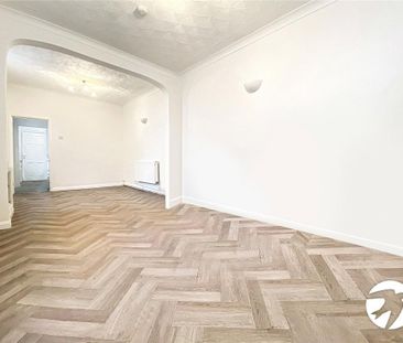 3 bedroom end of terrace house to rent - Photo 6