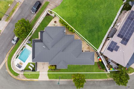 2 Hammock Place, Hope Island QLD 4212 - House For Rent | Domain - Photo 2