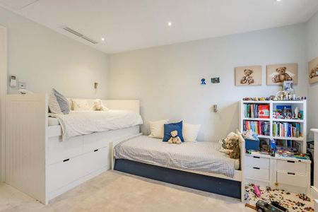 6 bedroom townhouse to rent - Photo 4