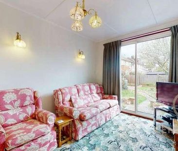 Hanworth Road, TW4 - Photo 1