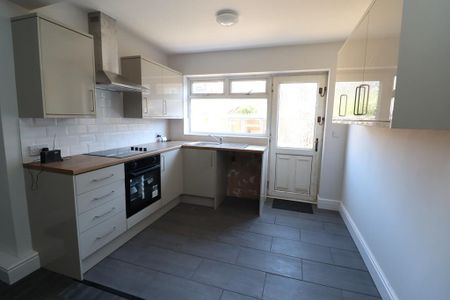 2 bedroom terraced house to rent - Photo 2
