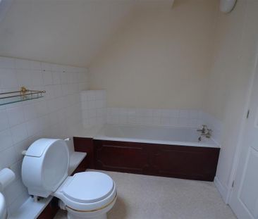 3 bedroom detached house to rent - Photo 5