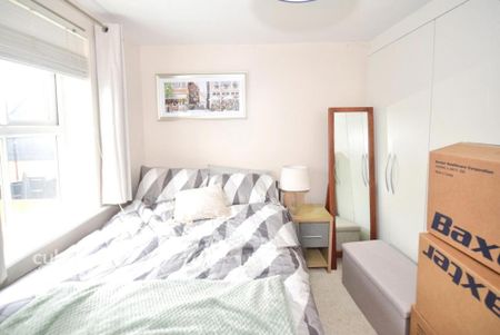 1 bedroom in a house share to rent - Photo 2