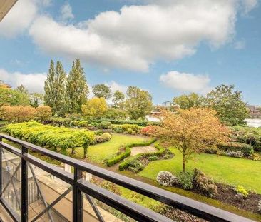 Wyatt Drive, Castelnau, SW13 - Photo 2