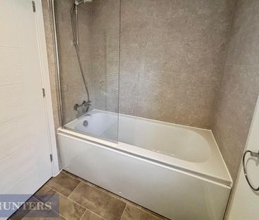 2 bedroom semi-detached house to rent - Photo 6