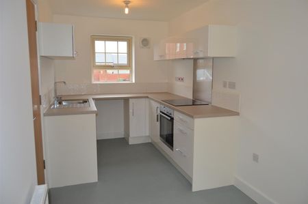 Sundew Avenue, Featherstone - Photo 4