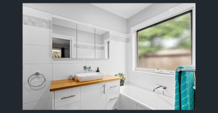 Modern low maintenance living in a prime location. - Photo 3