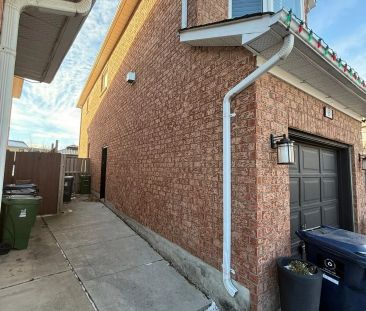 55 Purdy Crescent #Basement - Photo 1