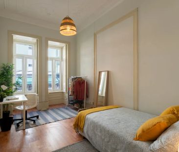Room in a shared 10-bedroom apartment for rent in Lisbon perfect fo... - Photo 6