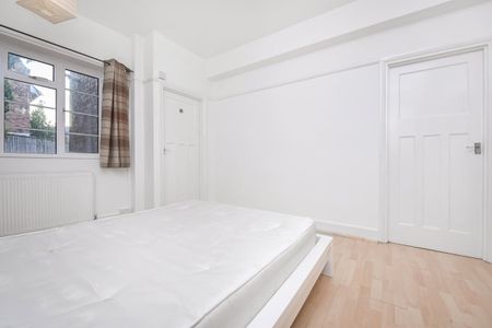 1 Bed Flat, Dover Court, SE10 - Photo 2