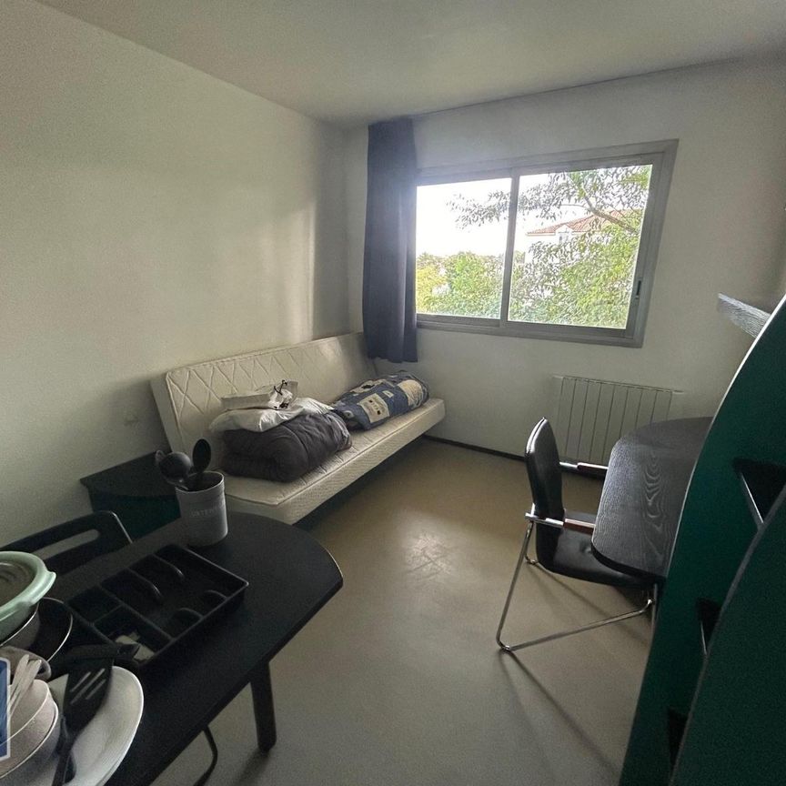 Location Appartement 1 pièce 15m² POITIERS 86000 - Photo 1