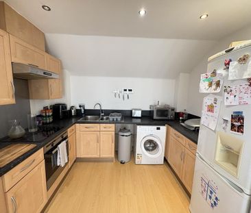 2 bedroom flat to rent - Photo 5